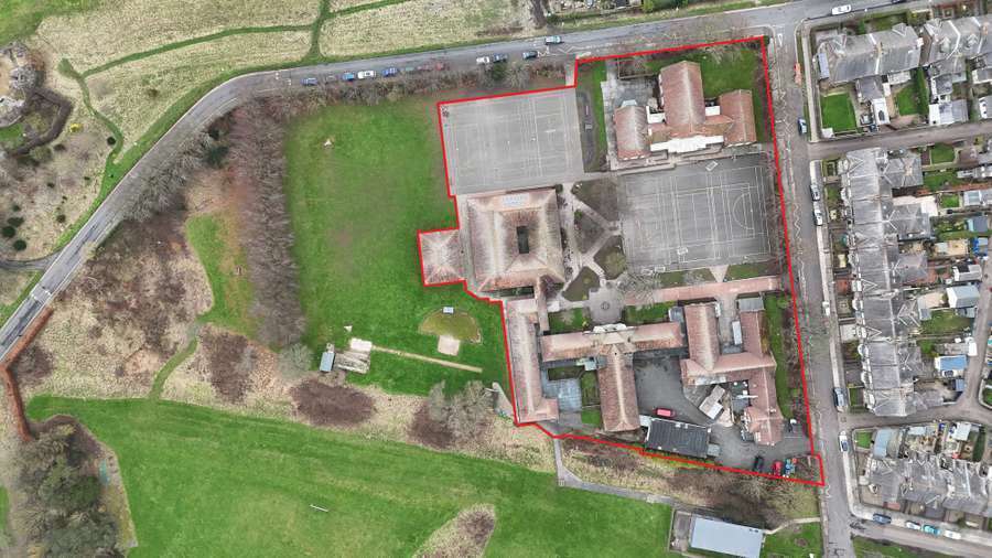 2 Lovaine Ter, Berwick Upon Tweed for sale - Building Photo - Image 2 of 3