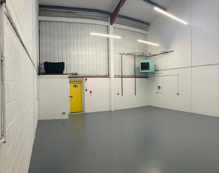 Enterprise Way, Cheltenham to rent - Interior Photo - Image 3 of 3