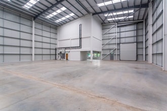 Station Road Approach, Waltham Cross to rent Interior Photo- Image 1 of 8