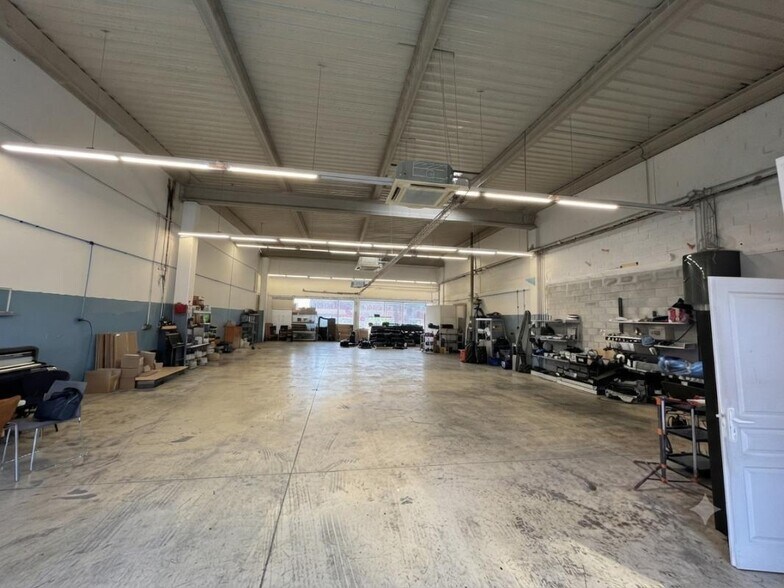 Retail in La Garde to rent - Building Photo - Image 3 of 4