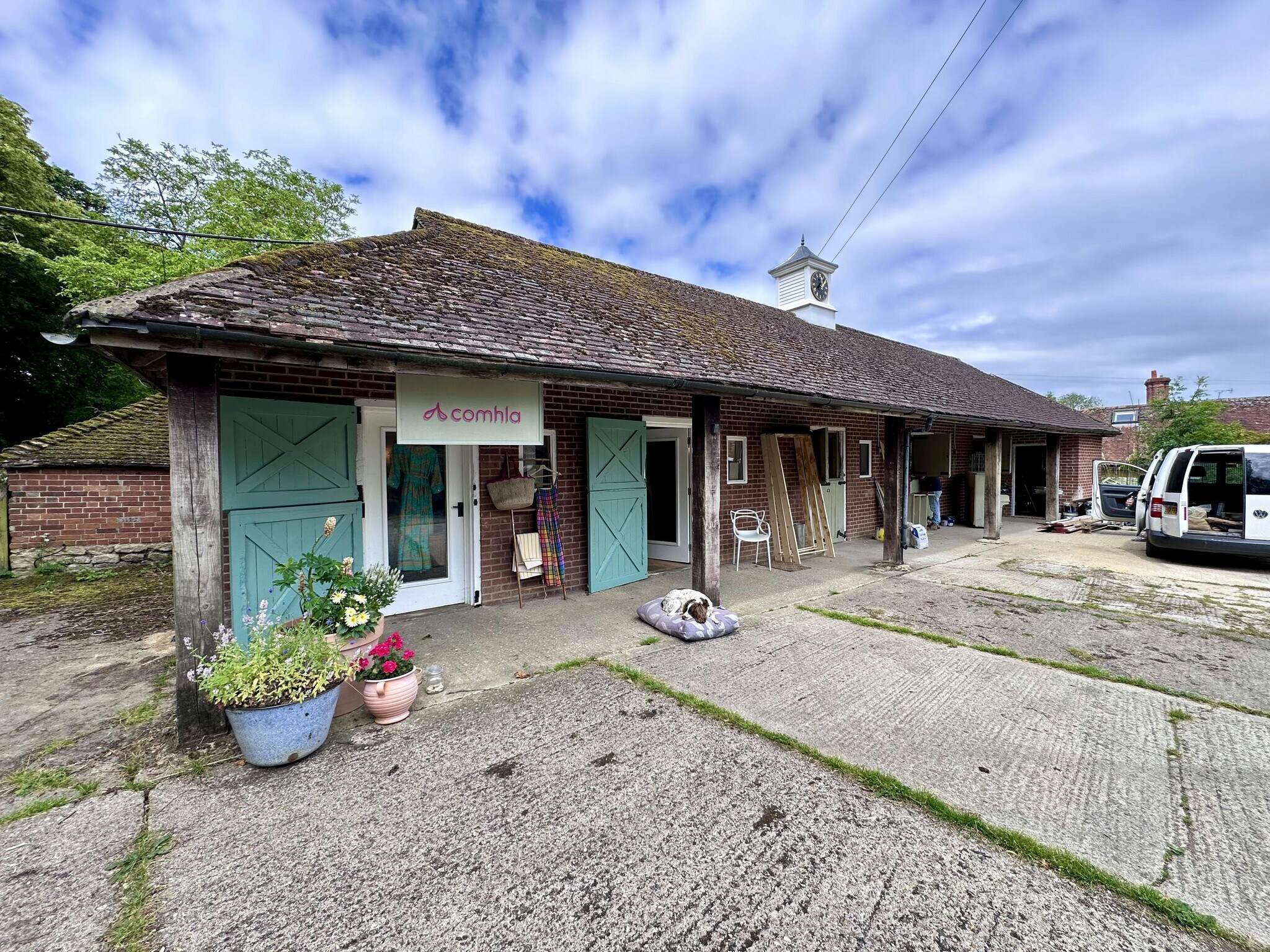 Thame Rd, Long Crendon to rent Building Photo- Image 1 of 7