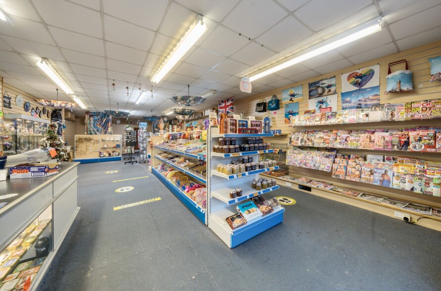 120-122 Lumley Rd, Skegness for sale - Interior Photo - Image 2 of 3