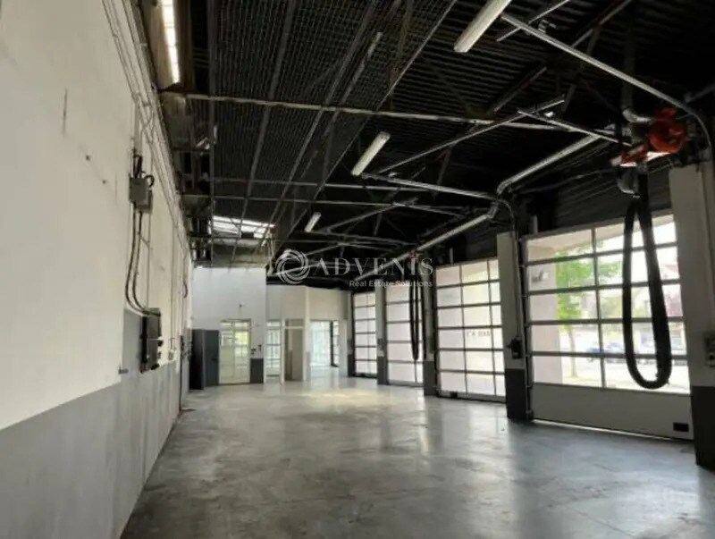 Light Industrial in Vénissieux to rent Interior Photo- Image 1 of 7