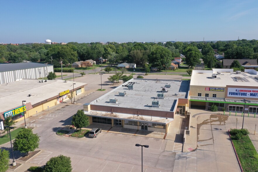 4616 E. 13th St., Wichita, KS for sale - Primary Photo - Image 1 of 8