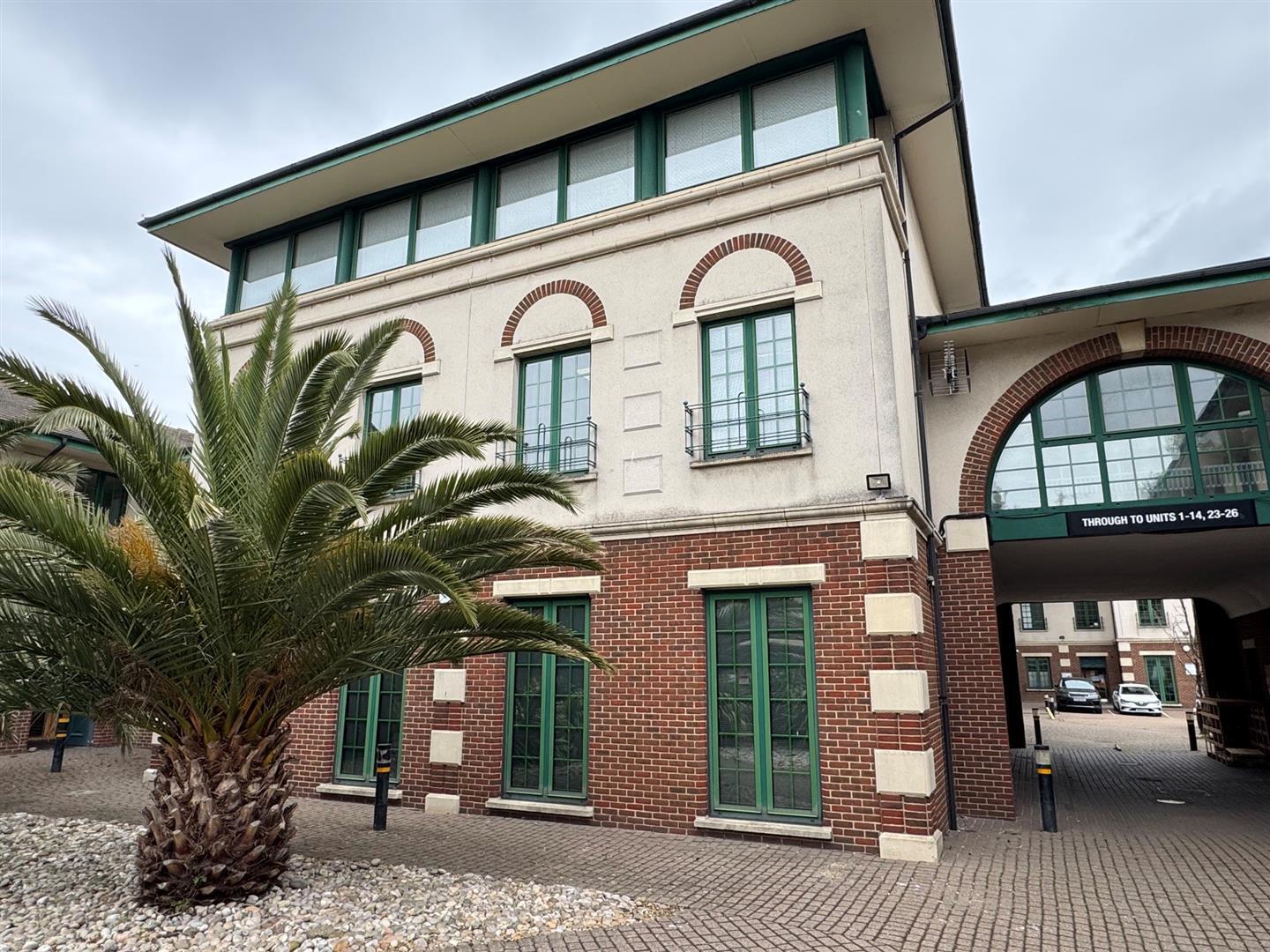Bourne Court, Southend Rd, Woodford Green to rent Building Photo- Image 1 of 7