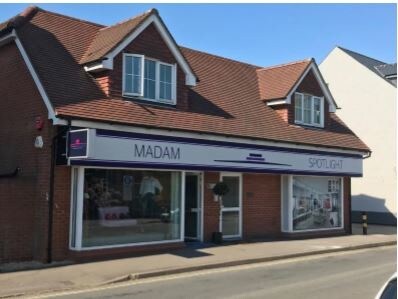 Warwick Rd, Beaconsfield for sale - Primary Photo - Image 1 of 1