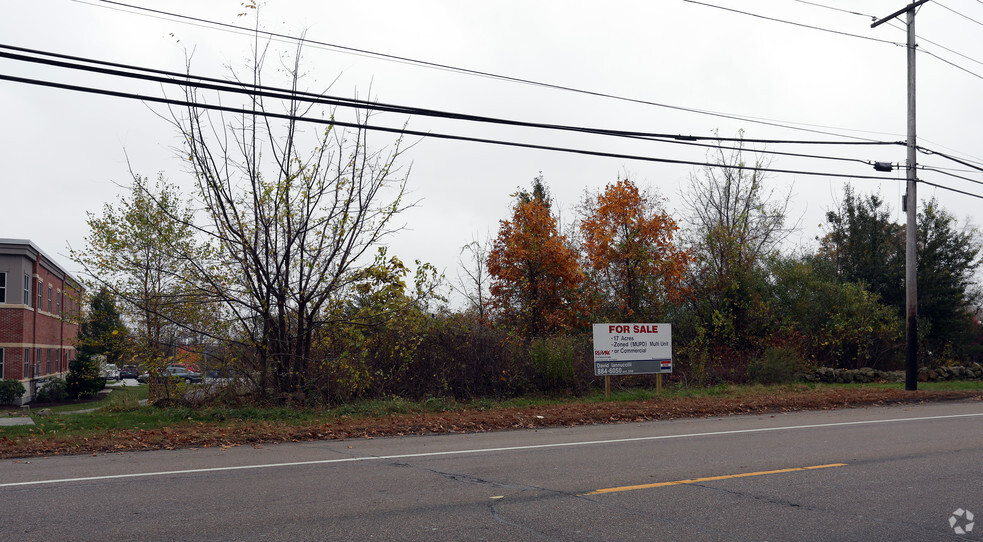 1470 S County Trl, East Greenwich, RI for sale - Primary Photo - Image 1 of 1