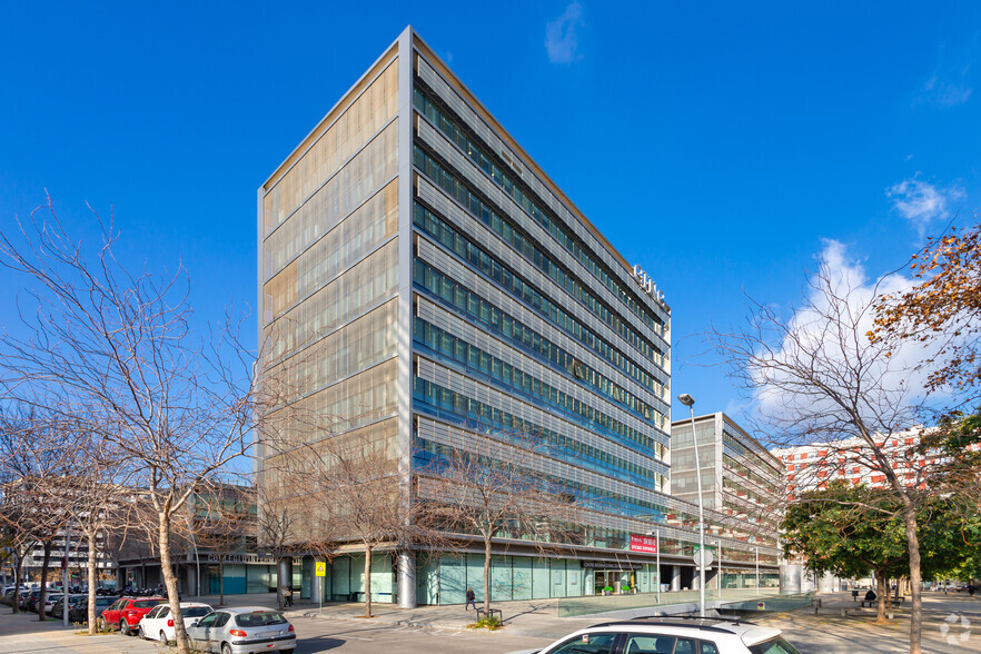 Carrer De Llull, 331, Sant Martí, Barcelona for rent - Building Photo - Image 2 of 9