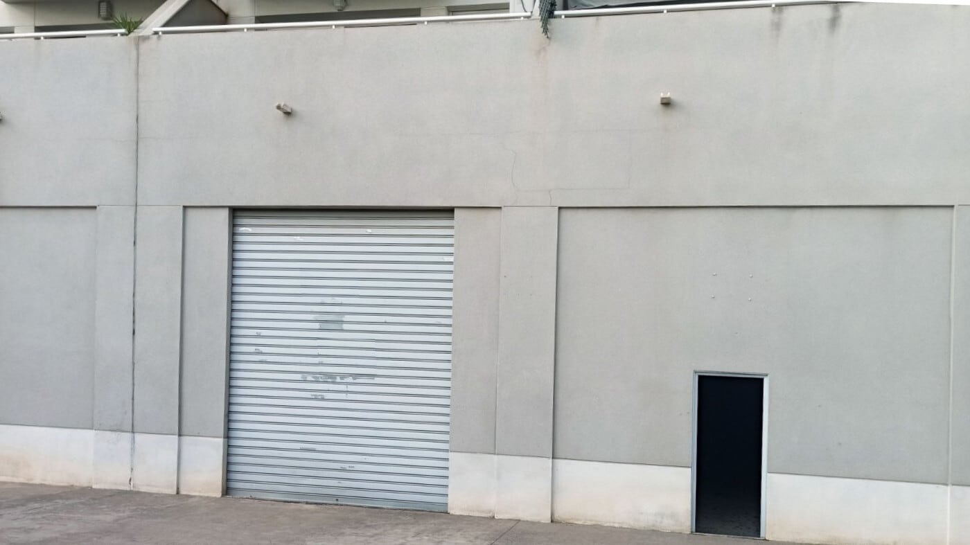 Retail in Paterna, Valencia to rent Interior Photo- Image 1 of 11