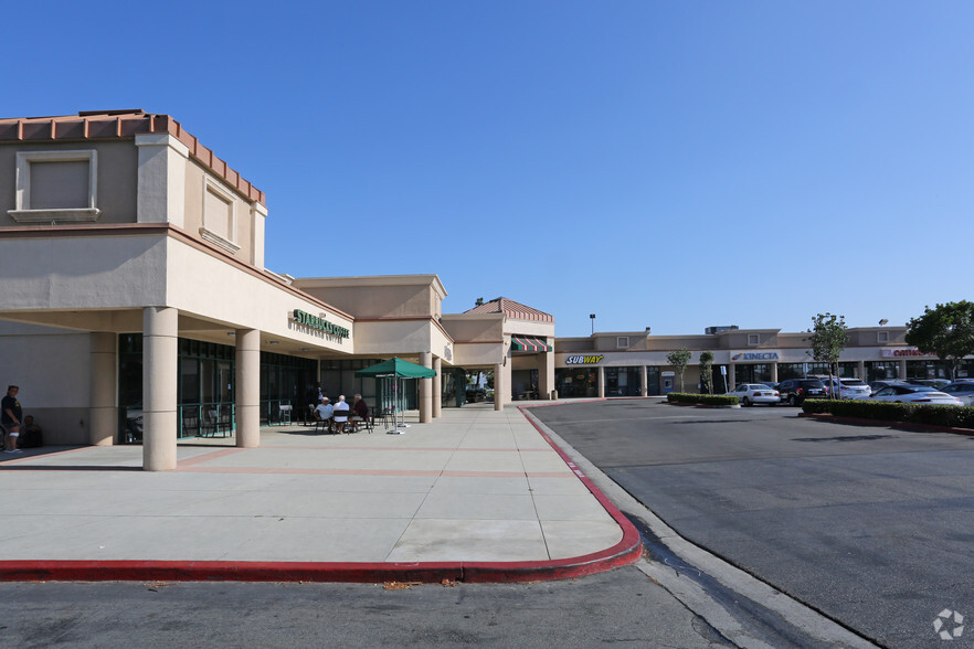 17850-17870 Newhope St, Fountain Valley, CA for rent - Primary Photo - Image 1 of 12