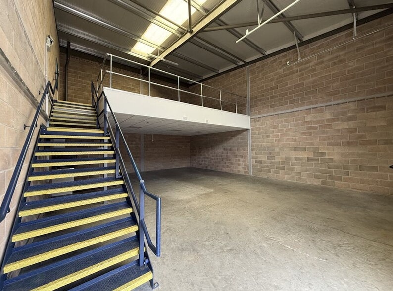 Southmead Clos, Swindon to rent - Interior Photo - Image 3 of 5