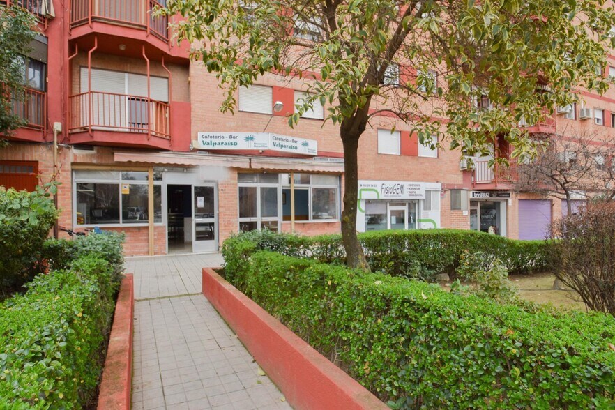 Plaza Poeta Garcilaso de la Vega, 6, Granada, Granada for sale - Building Photo - Image 2 of 47