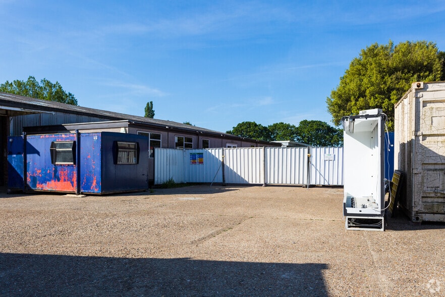 A22, Hailsham to rent - Building Photo - Image 3 of 3