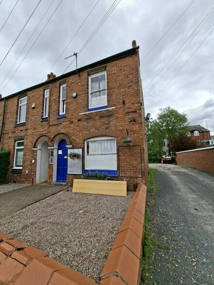 31 Tatton St, Knutsford to rent - Building Photo - Image 1 of 10