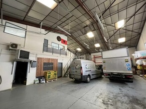 102 Rue Fleury Jay, GRIGNY-SUR-RHÔNE to rent Interior Photo- Image 1 of 9