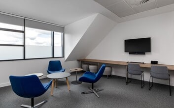 65 Woodbridge Rd, Guildford to rent Interior Photo- Image 2 of 6