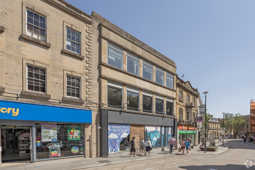 6 High St, Yeovil to rent - Building Photo - Image 2 of 2
