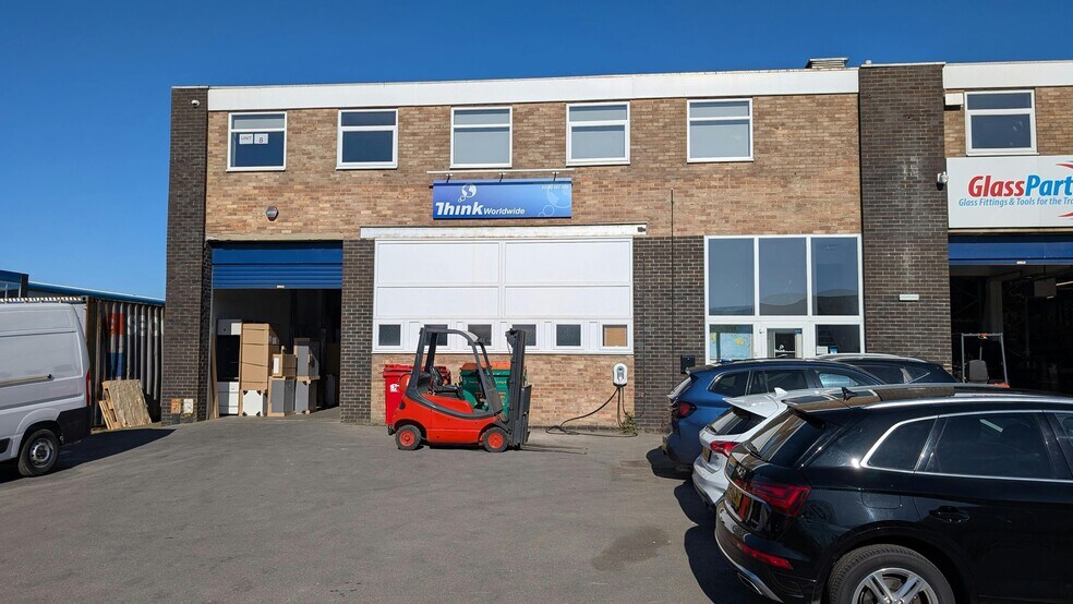 Shamblehurst Ln, Southampton to rent - Building Photo - Image 2 of 11