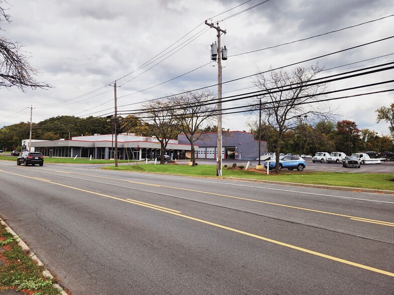 613 New Loudon Rd, Latham, NY for sale - Building Photo - Image 2 of 3