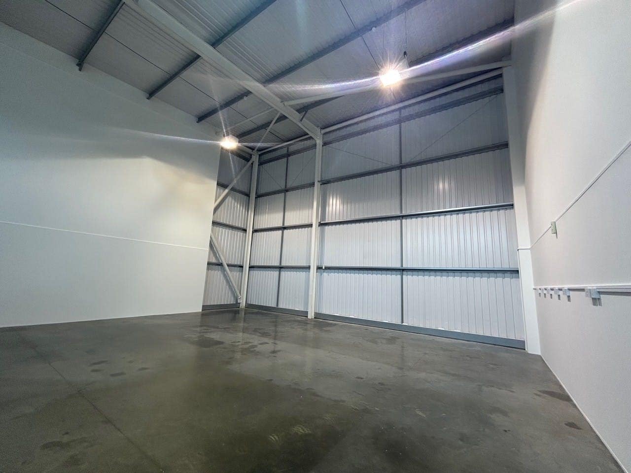 Lovelace Rd, Bracknell to rent Interior Photo- Image 1 of 4