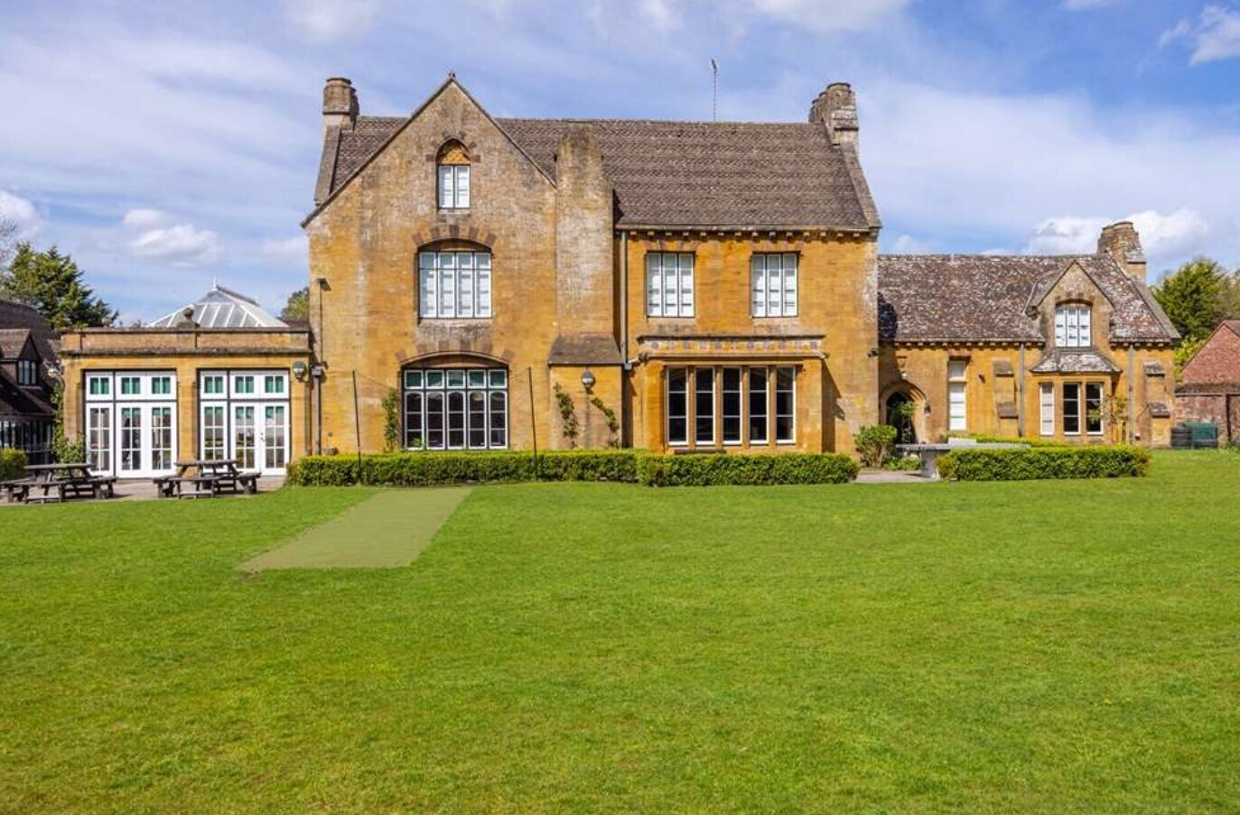 Kingston Rd, Taunton to rent Building Photo- Image 1 of 1