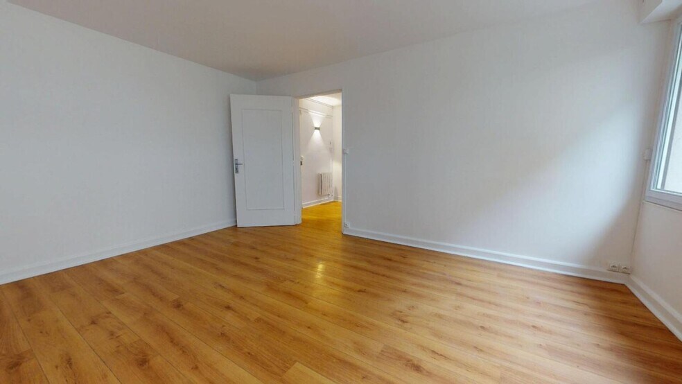 Office in Paris for sale - Building Photo - Image 2 of 6