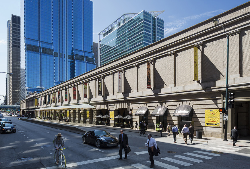 100-118 N Canal St, Chicago, IL for rent - Building Photo - Image 2 of 13