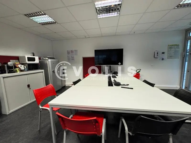 Location Bureaux 104 m² - Photo 1