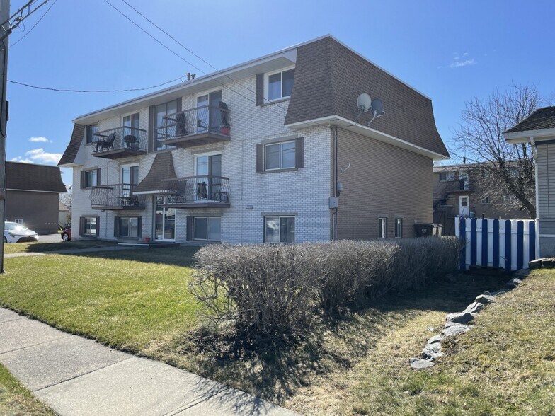 531 Rolland St, Marieville J3M 1M3 Residential For Sale UK