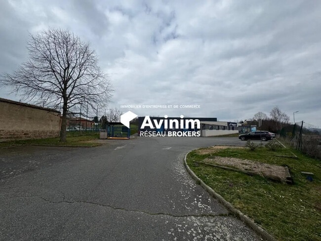 Vente Entrepôt 1 323 m²