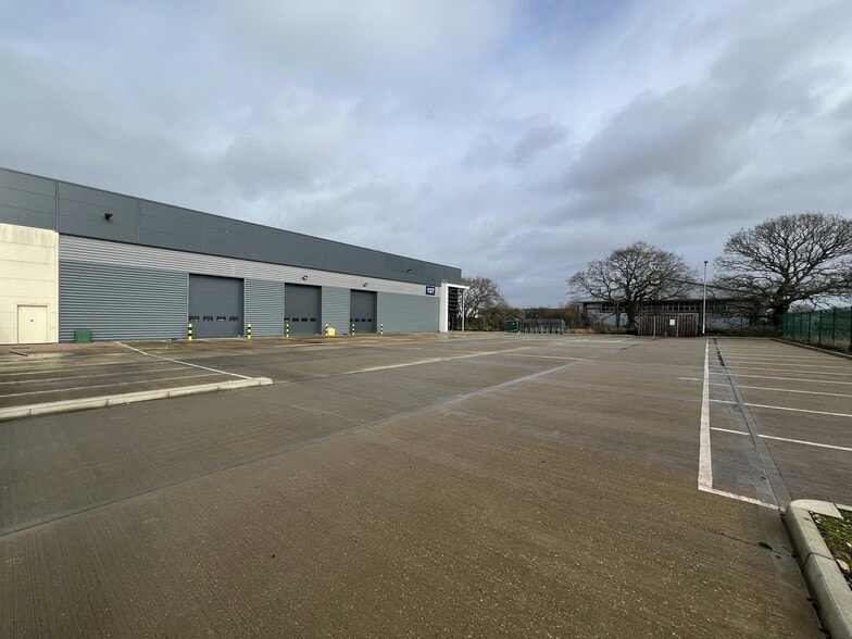 Houghton Ave, Waterlooville to rent - Building Photo - Image 3 of 32