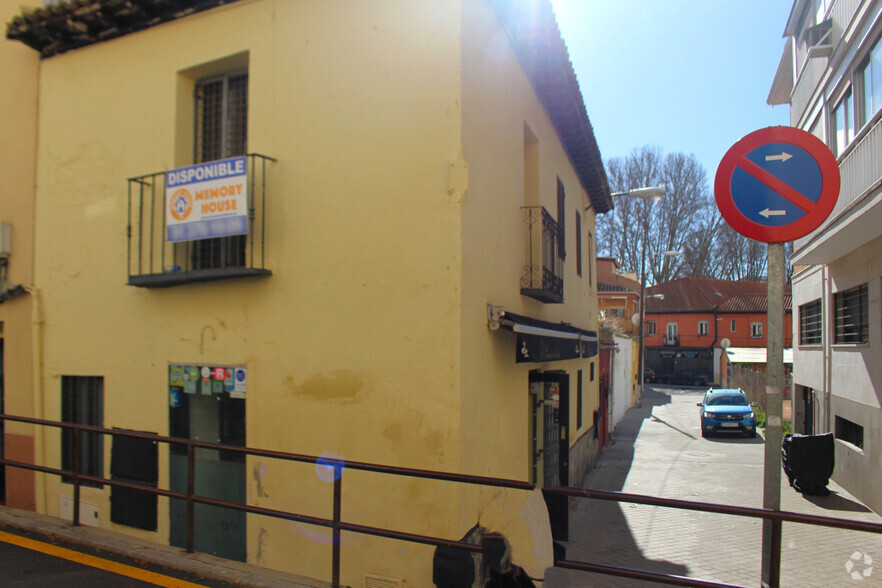 Retail in Madrid, MAD for rent - Building Photo - Image 2 of 9