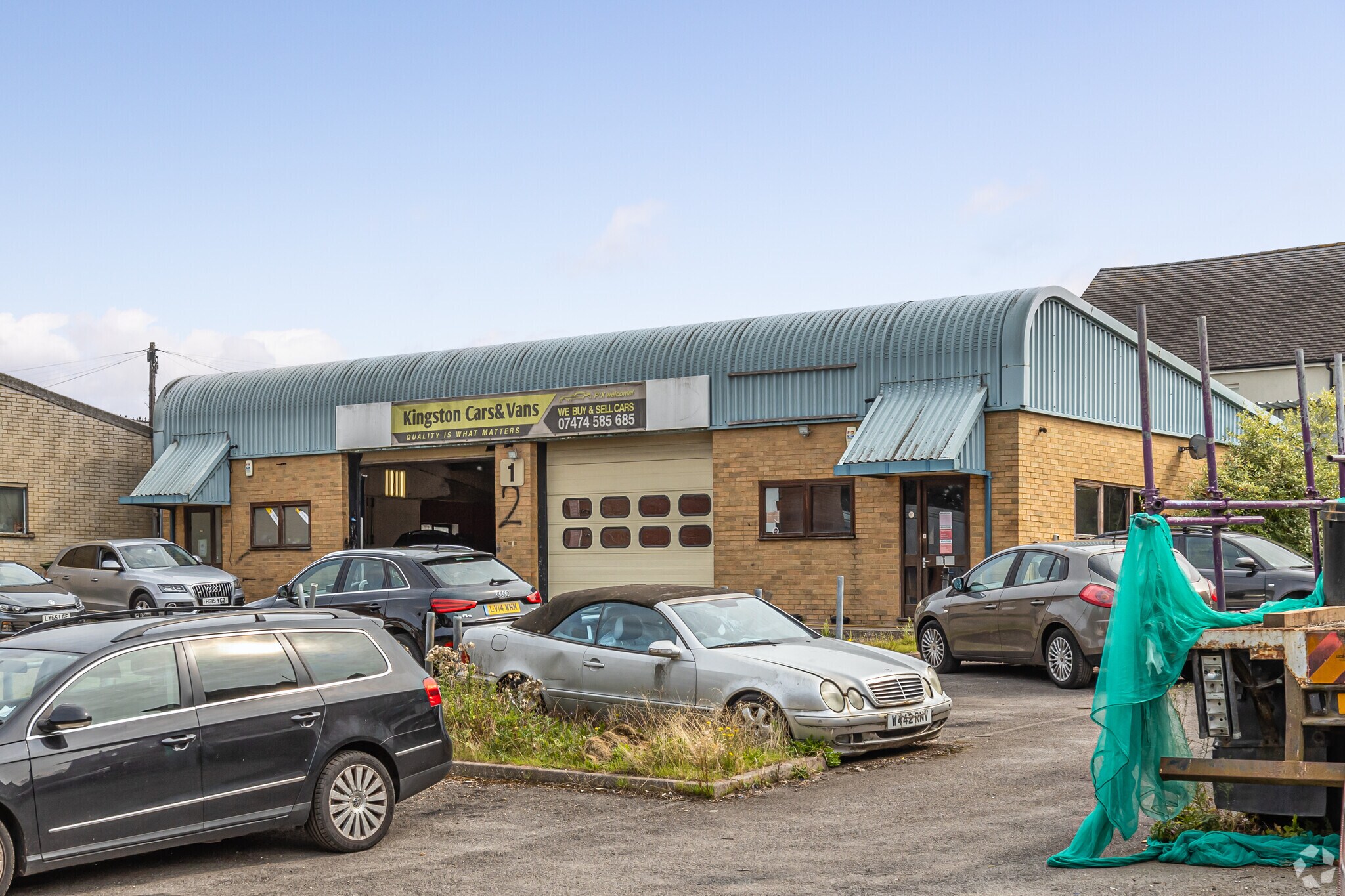 9b Windmill Rd, Hampton for sale Primary Photo- Image 1 of 2