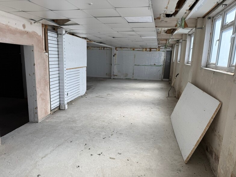 302 Canterbury St, Gillingham for sale - Building Photo - Image 2 of 18