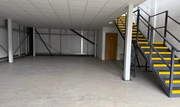 De Havilland Rd, Clyst Honiton to rent Interior Photo- Image 1 of 3