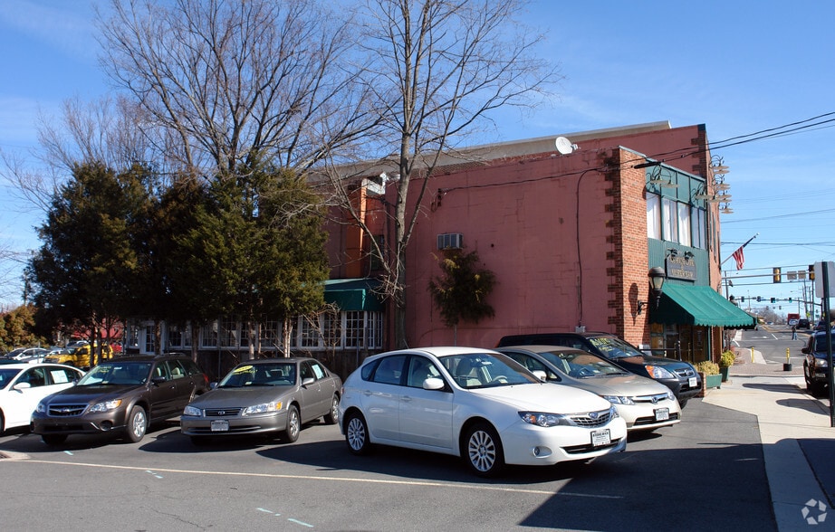 760762 Elden St, Herndon 20170