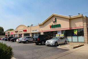 North Oak Shopping Center - Commercial Property