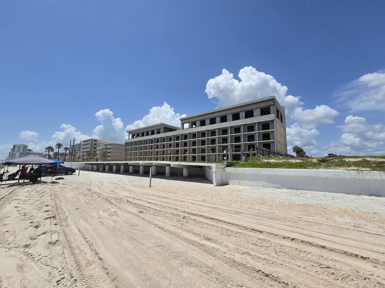 1012 N Atlantic Ave, Daytona Beach, FL for sale - Building Photo - Image 2 of 9