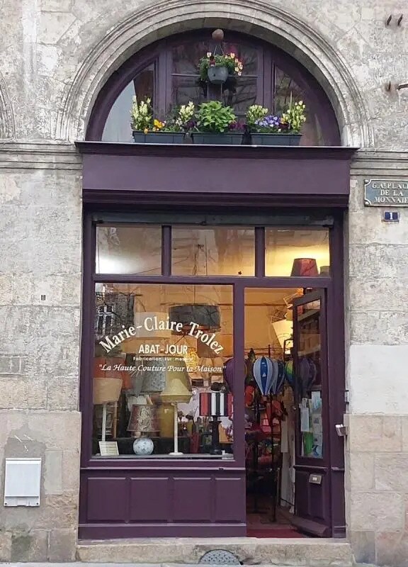 Retail in Nantes to rent Building Photo- Image 1 of 6