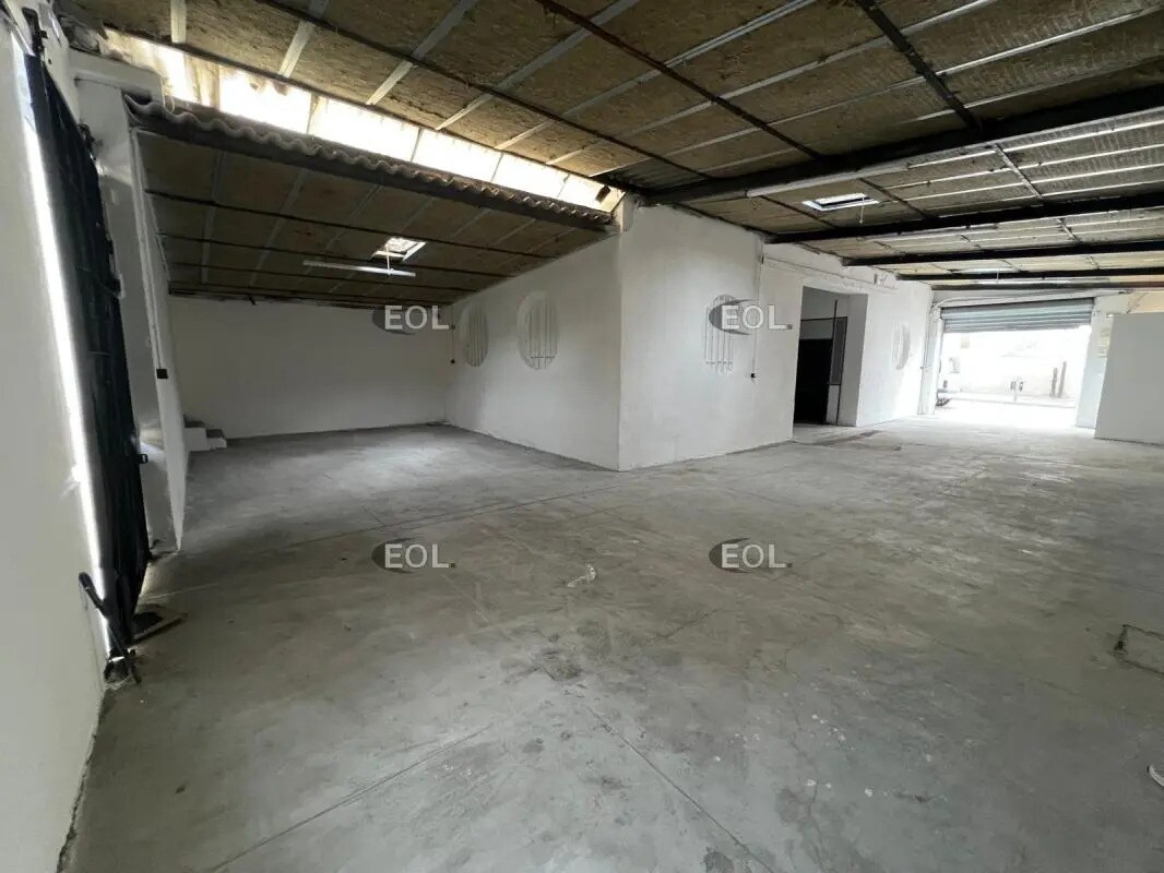 Light Industrial in Marseille to rent Building Photo- Image 1 of 9