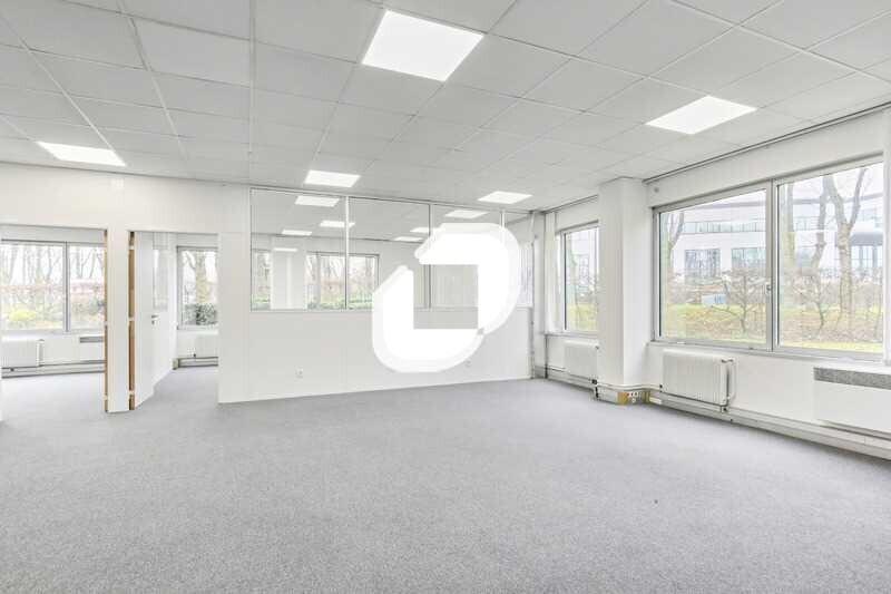 Rue Des Vanesses, Villepinte to rent - Interior Photo - Image 3 of 13
