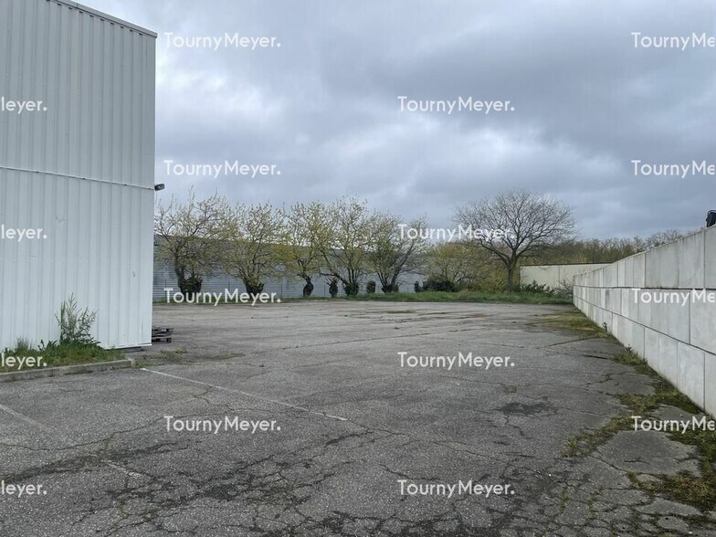 4 Rue De Soyouz, L'Union to rent - Building Photo - Image 3 of 12
