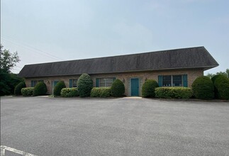 935 Stone Hill Rd, Denver, PA for rent Building Photo- Image 1 of 1