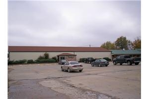 407 E Urbandale Dr, Moberly, MO for sale - Primary Photo - Image 1 of 1