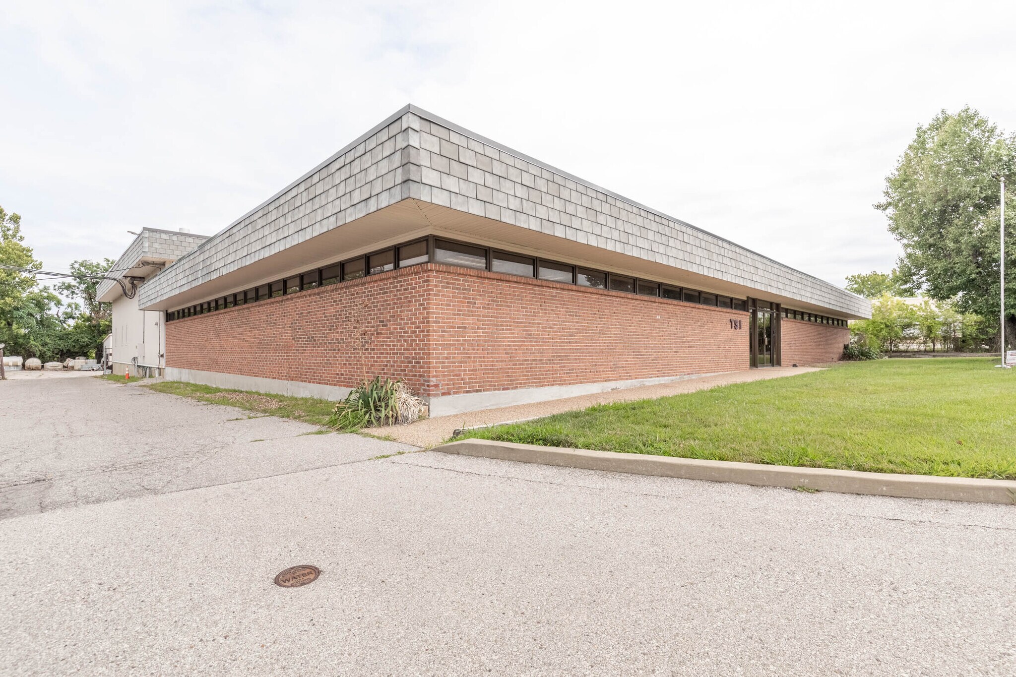 1340 N Price Rd, Olivette, MO to rent Building Photo- Image 1 of 23