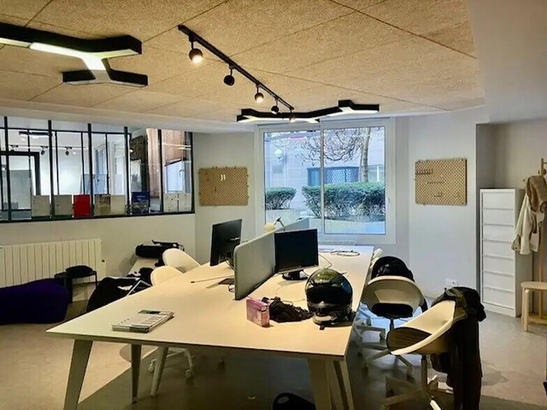 Office in Paris for sale - Interior Photo - Image 3 of 8
