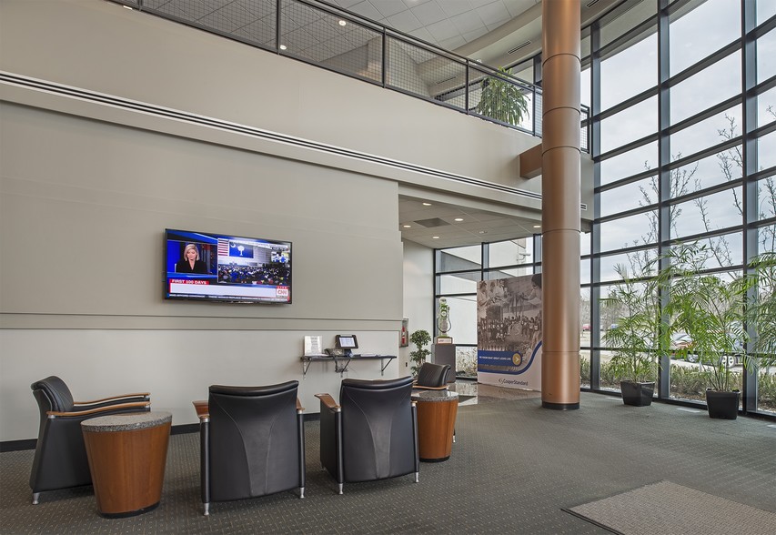 2110 Executive Hills Ct, Auburn Hills, MI for sale - Lobby - Image 3 of 11