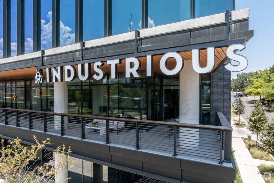 924 E 7th St, Austin, TX to rent - Building Photo - Image 2 of 31