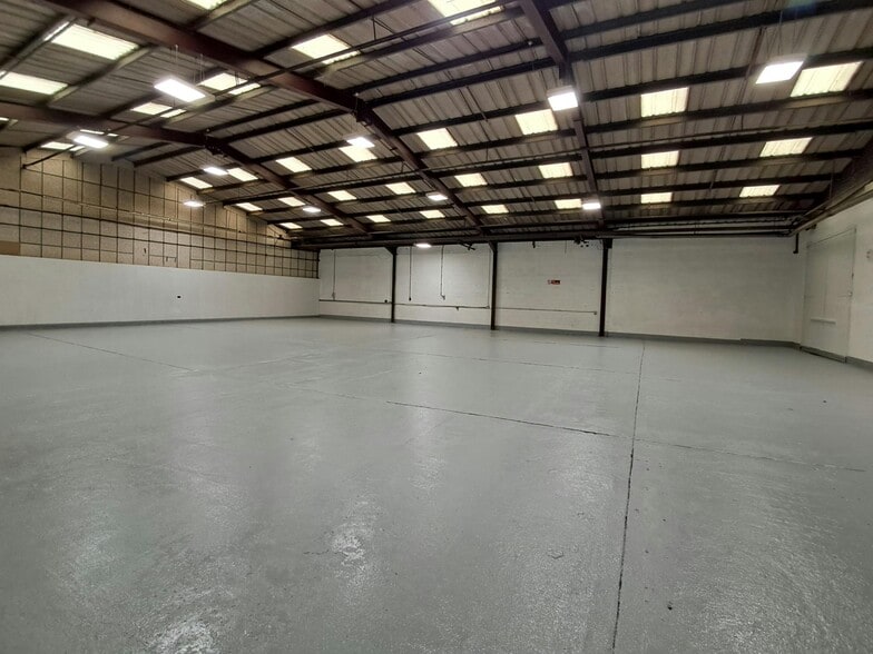 Arrowhead Rd, Reading to rent - Building Photo - Image 3 of 6