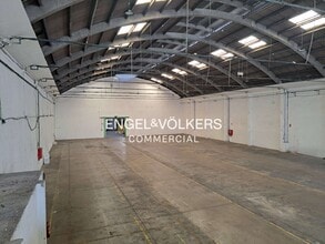 Industrial in L'Hospitalet de Llobregat, Barcelona to rent Interior Photo- Image 2 of 10